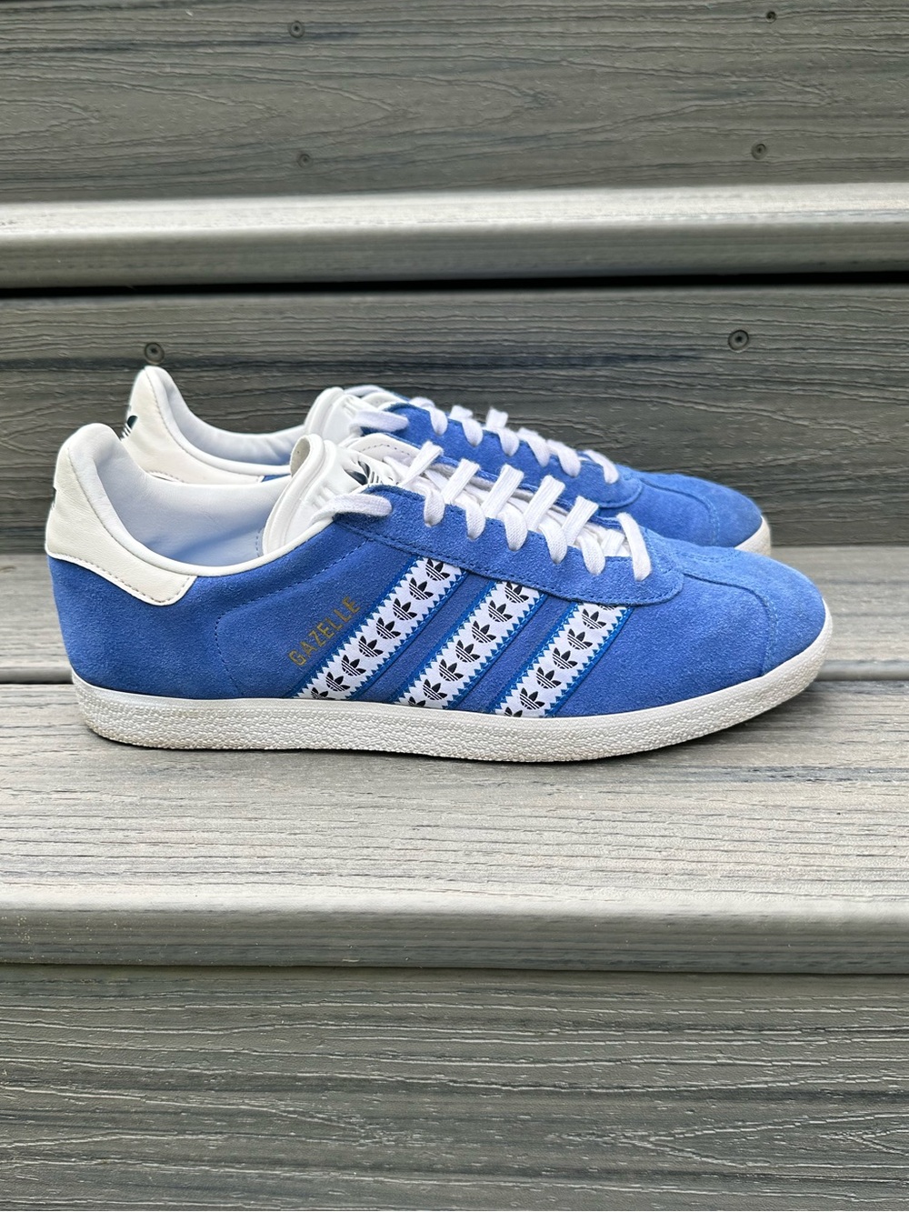 Adidas Gazelle Sneakers Trefoil Stripe sneakers blue suede white gold metallic